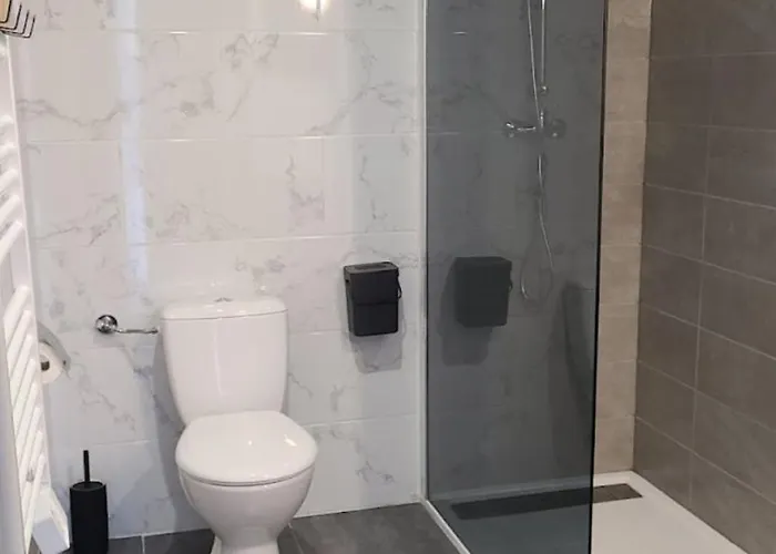 Hotel Au Complex By Supreme Laboutarie